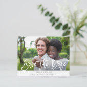 素朴なブラシレタリングウェディング日付を保存 ポストカード (スタンド正面)