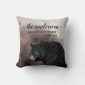 素朴なブラックベアの森のキャビン装飾モノグラム クッション (正面)