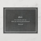 素朴なブラックボードの結婚式仲人になってくれる? インビテーションポストカード (裏面)