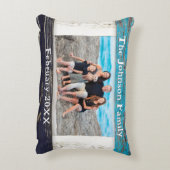 素朴なブルーの木製ファミリー名写真 アクセントクッション (裏面(縦))