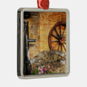 素朴なポンプ、井戸および車輪場面 メタルオーナメント (右)