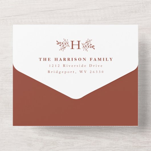 素朴なモノグラムのテラコッタ ホリデー フォト コラージュ オールインワン招待状 (裏面)