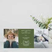 素朴なモノグラム ダークグリーン ホリデー フォト カード (スタンド正面)