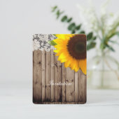 素朴なレースの納屋の木のカントリー サンキュー花の結婚式 招待状 (スタンド正面)