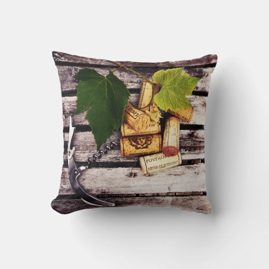 素朴なワイン・ボトルのコルクおよびコルクせん抜き クッション (正面)