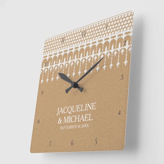 素朴なヴィンテージのレースのクラフト紙の原稿のタイポグラフィ スクエア壁時計 (傾斜)