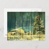 素朴な冬の常緑の古いbarnwoodのコテッジの小屋 ポストカード (正面/裏面)