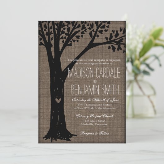素朴な国によって切り分けられるハートの木の結婚式の招待 招待状 (スタンド正面)