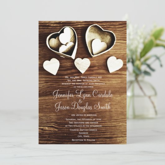 素朴な国の招待を結婚する木製の穀物のハート 招待状 (スタンド正面)