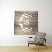 素朴な国の白いシカの(雄ジカの)枝角の納屋木 タペストリー (インサイチュ(横))