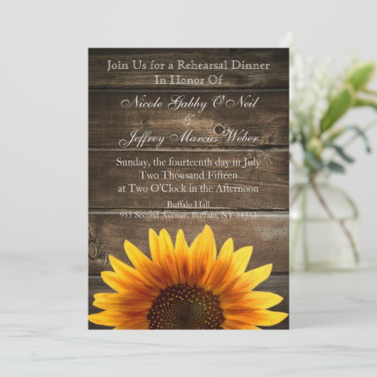 素朴な国の結婚式のヒマワリのリハーサルの夕食 招待状 (スタンド正面)