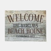 素朴な家族のビーチハウス ドアマット (正面)
