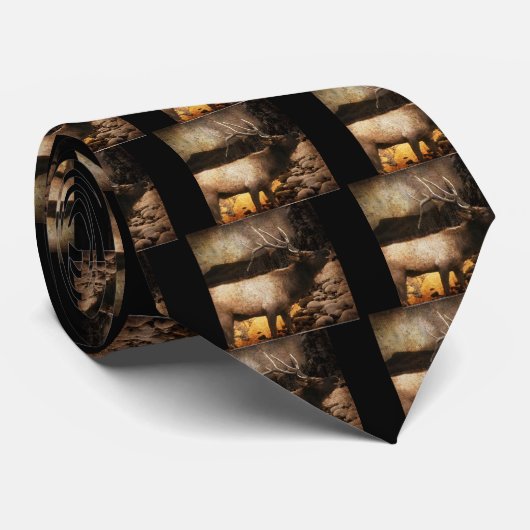 素朴な小屋のコテッジの森林山のオオシカ ネクタイ (ロール)