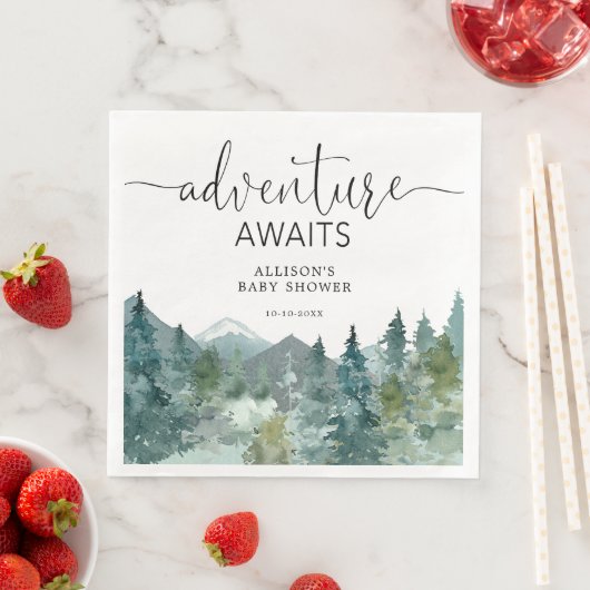 素朴な山岳の屋外をテーマにした森の木々 (インサイチュ)