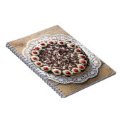 素朴な木に黒い森のケーキ ノートブック (右側)