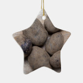 素朴な木のジャガイモの概念 セラミックオーナメント (右)