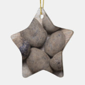 素朴な木のジャガイモの概念 セラミックオーナメント (左)