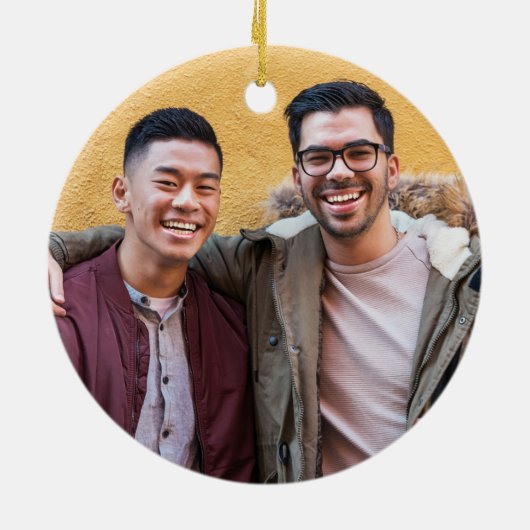 素朴な木は新婚者の氏氏の結婚祝いをつけますGay セラミックオーナメント (裏面)