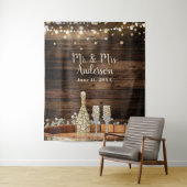 素朴な木樽のバーライト - シャンパン & ベイビーズブレス タペストリー (インサイチュ)