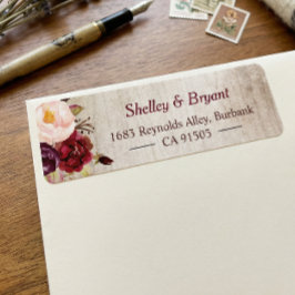 素朴な木目調のバーガンディーブルッシュフラワーデザイン ラベル