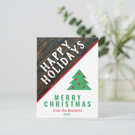 素朴な木製のクリスマスツリー 赤い名前のクリスマス シーズンポストカード (スタンド正面)