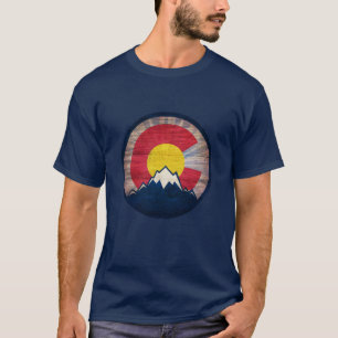 素朴な木製のコロラド州の旗山メンズTシャツ Tシャツ