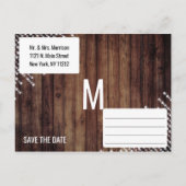 素朴な木製のダイヤモンド型の吊り下げ照明がおしゃれな Save the Date 案内ポストカード (裏面)