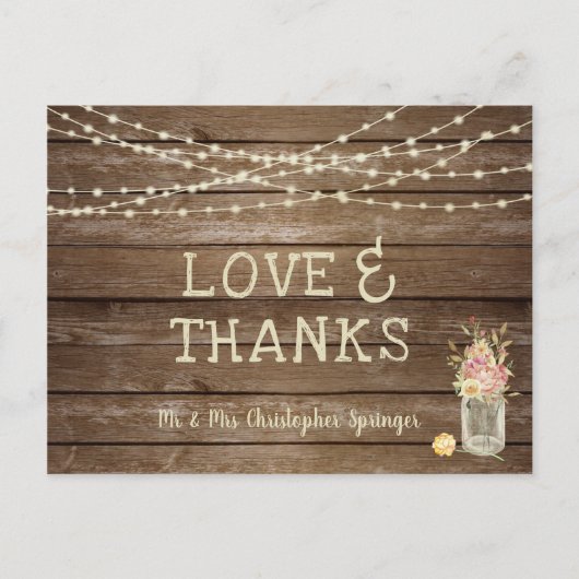 素朴な木製のメイソンジャーに花を添えたラブ・サンクス ウェディング ポストカード (正面)