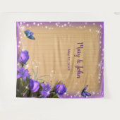 素朴な木製の紫色の花と蝶の背景 タペストリー (正面(横))