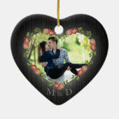 素朴な木製の花のハートの写真 セラミックオーナメント (裏面)