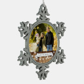 素朴な木製の豆電球新しい親ギフト家族 スノーフレークピューターオーナメント (左)