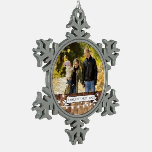 素朴な木製の豆電球新しい親ギフト家族 スノーフレークピューターオーナメント (左)