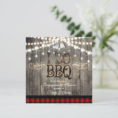 素朴な木製の「I DO BBQ」ウェディングエンゲージメントシャワープレート 招待状 (スタンド正面)