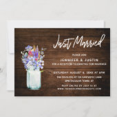 素朴な木製の「Just Married」マスンジャー入りのワイルドフラワー 招待状 (正面)