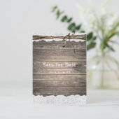 素朴な木製レースツイーン納屋結婚式のSave the Date 案内ポストカード (スタンド正面)