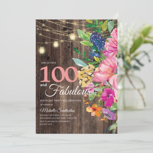 素朴な木製 ピンクの花のストリングライト 100 ファビュラス 招待状 (スタンド正面)