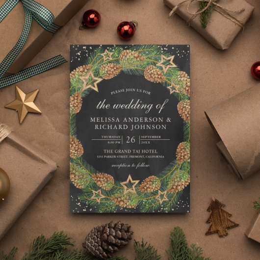 素朴な松ぼっくりリースのブラッククリスマスウェディング 招待状