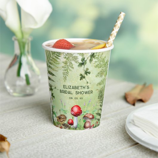 素朴な森の緑のキノコと植物 紙コップ (インサイチュ)