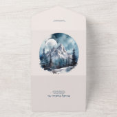 素朴な水彩画の山々と森林のウィンターウェディング オールインワン招待状 (外側)