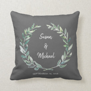 素朴な水彩画は新郎新婦の結婚式を去ります クッション