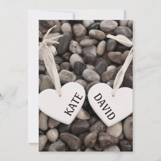 素朴な河川敷ビーチシーサイド小石ウェディング 招待状 (正面)