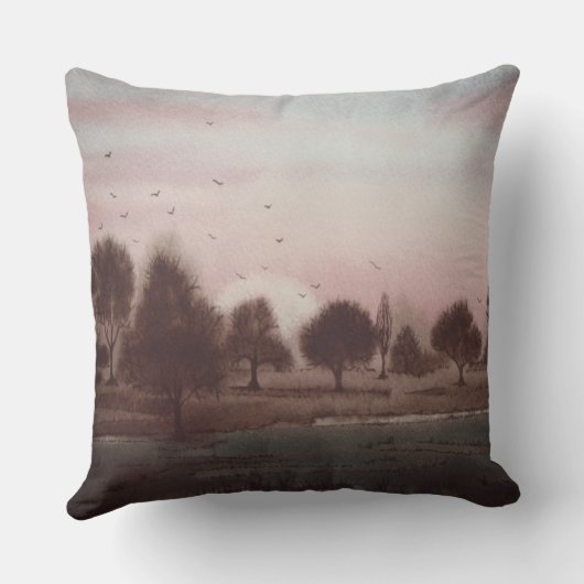 素朴な沼地の秋の風景の夕日の空 クッション (裏面)