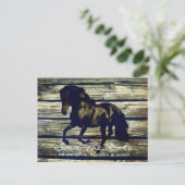 素朴な灰色の納屋の木の西結婚馬 案内ポストカード (スタンド正面)