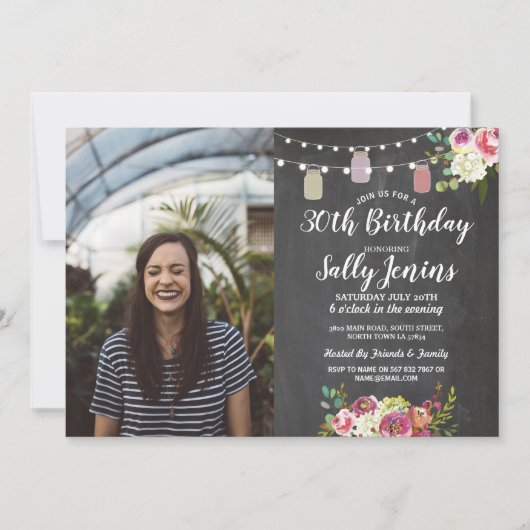 素朴な瓶の写真の誕生会のチョークの花柄 招待状 (正面)