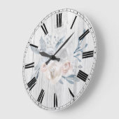 素朴な白淡い色のい木に水色の花 ラージ壁時計 (傾斜)