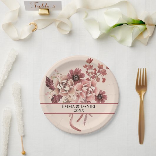 素朴な秋の花が淡いベージュの水彩画で咲き誇る ペーパープレート (ウェディング)