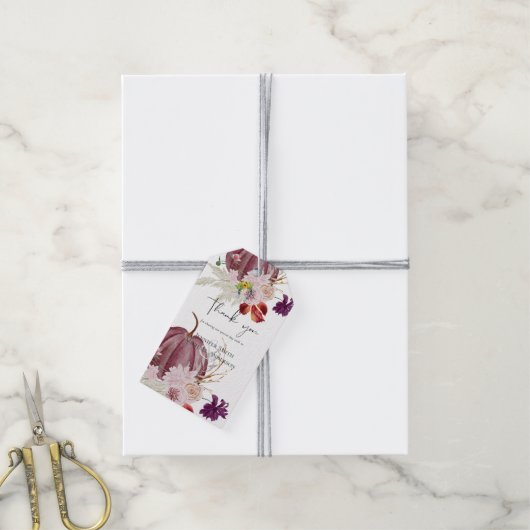 素朴な秋の落ち葉とパンプキンといちじくとかすみ草のウェディング ギフトタグ (より糸付き)