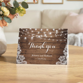 素朴な納屋の木のきらきらライトのレース サンキューカード