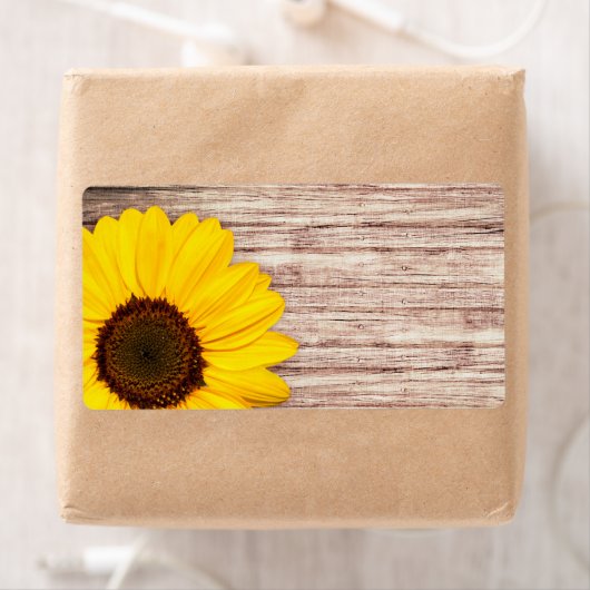 素朴な納屋の木のひまわり空白の ラベル (インサイチュ)