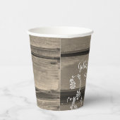 素朴な納屋の木材と白い花をあしらったカントリーウェディング 紙コップ (右)